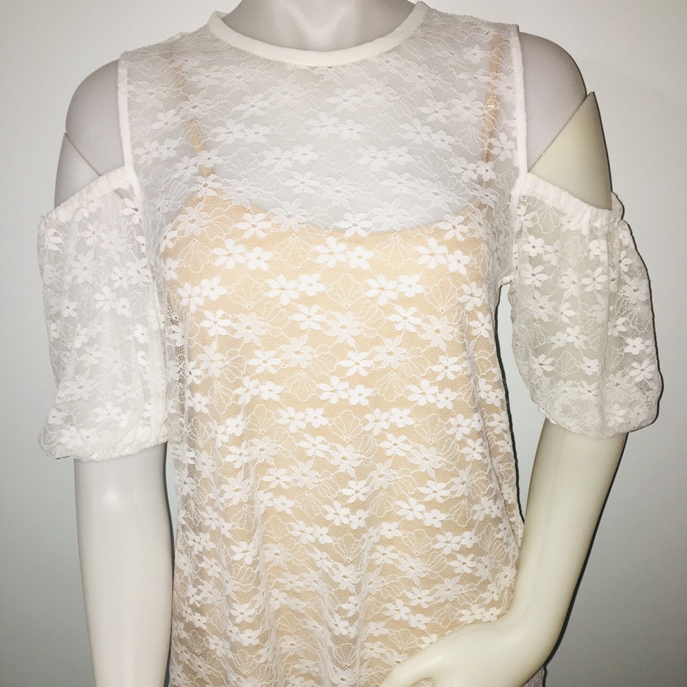 NWT size medium lace mk top